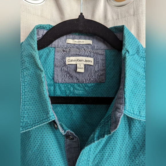 Men's Button Up - Picture 2 of 7